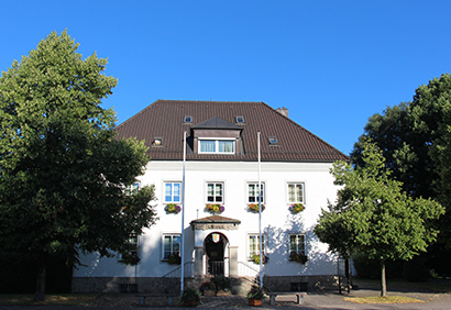 Rathaus Raubling Strassenfront